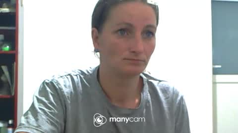 Snapshot of scarlett_queen01 chatting on 09-24-25, 04:05 scarlett_queen01 online show from 09-24-25, 04:05