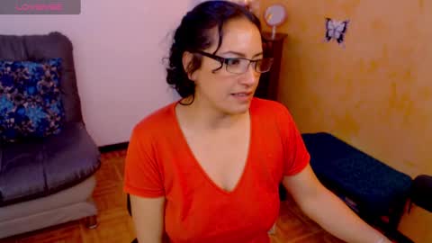 Snapshot of scarlett_sax chatting on 12-14-24, 01:50 Scarlett sax online show from 12-14-24, 01:50