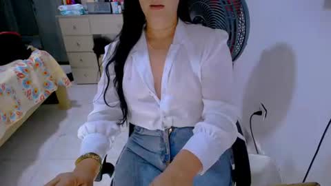 Snapshot of scarlett_sex2 chatting on 07-06-26, 07:16 scarlet online show from 07-06-26, 07:16