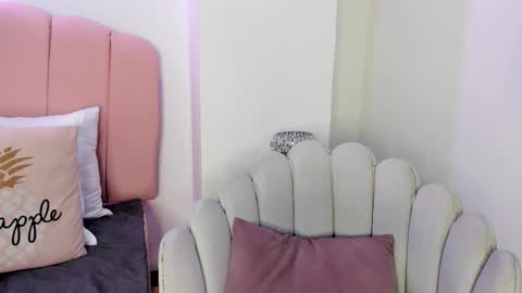 scarlett smith 3 online show from 10-28-25, 03:43