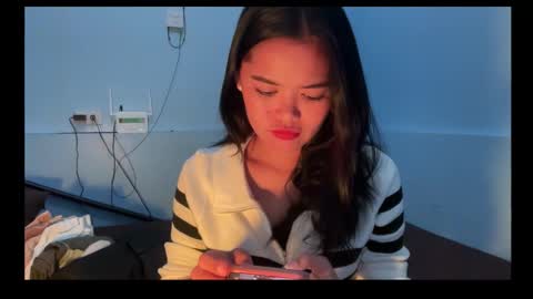 Snapshot of scarlett_snow0 chatting on 09-22-25, 12:18 Scarlett online show from 09-22-25, 12:18