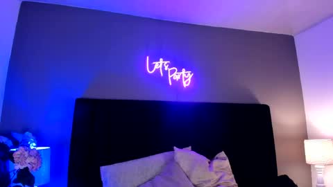 Scarlett online show from 04-15-26, 04:08