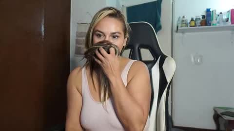 Snapshot of scarlettbellee chatting on 04-29-26, 05:30 Scarlett online show from 04-29-26, 05:30