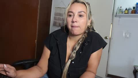 Snapshot of scarlettbellee chatting on 04-30-26, 03:40 Scarlett online show from 04-30-26, 03:40