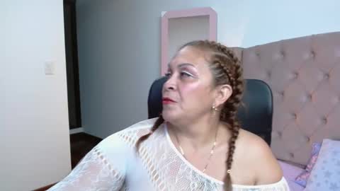 Snapshot of scarlettbooty chatting on 03-09-25, 03:43 scarlettbooty online show from 03-09-25, 03:43