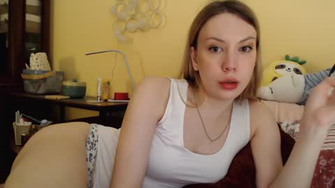 Snapshot of scarlettford chatting on 02-08-25, 04:25 Scarlett online show from 02-08-25, 04:25