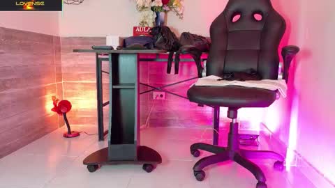 Scarlett Hot online show from 01-15-26, 12:10