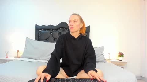 Scarlett online show from 12-21-24, 12:38