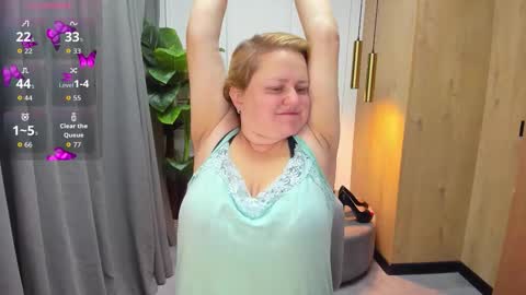 Snapshot of scarlettsoft chatting on 10-10-25, 05:28 Scarlett online show from 10-10-25, 05:28