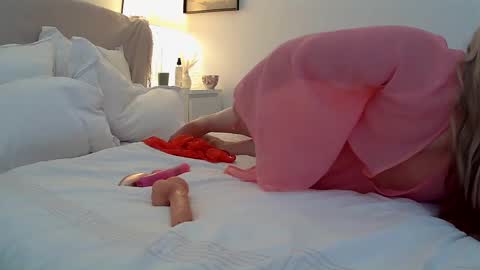 Snapshot of scarlettsteelexox chatting on 01-17-25, 10:00 Scarlettexo online show from 01-17-25, 10:00