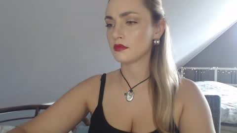 Snapshot of scarlettxblonde chatting on 06-19-26, 02:21 ScarlettxBlonde online show from 06-19-26, 02:21