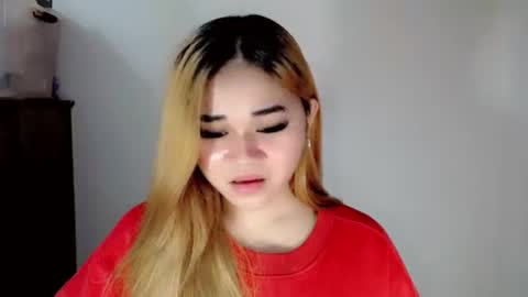 Snapshot of scarletvamp chatting on 10-27-25, 12:20 scarletvamp online show from 10-27-25, 12:20