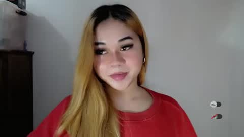 Snapshot of scarletvamp chatting on 10-28-25, 12:25 scarletvamp online show from 10-28-25, 12:25