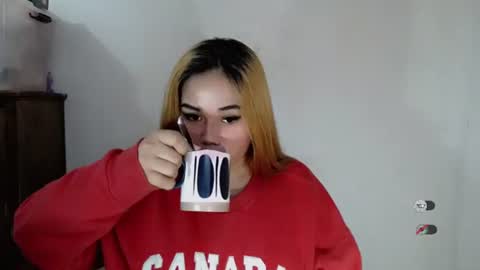 Snapshot of scarletvamp chatting on 10-29-25, 12:46 scarletvamp online show from 10-29-25, 12:46