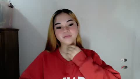 Snapshot of scarletvamp chatting on 11-04-25, 01:05 scarletvamp online show from 11-04-25, 01:05