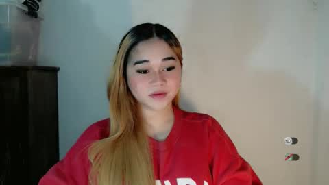 Snapshot of scarletvamp chatting on 11-20-25, 12:22 scarletvamp online show from 11-20-25, 12:22