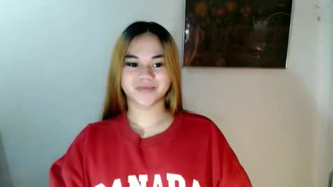 Snapshot of scarletvamp chatting on 12-13-25, 10:26 scarletvamp online show from 12-13-25, 10:26