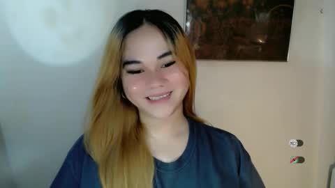 Snapshot of scarletvamp chatting on 12-15-25, 03:44 scarletvamp online show from 12-15-25, 03:44