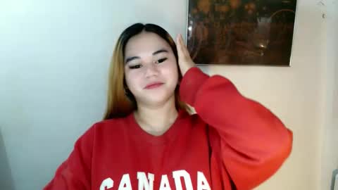 Snapshot of scarletvamp chatting on 12-15-25, 10:25 scarletvamp online show from 12-15-25, 10:25