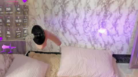 Snapshot of scarletxoxo_ chatting on 11-14-25, 08:18 Scarlet online show from 11-14-25, 08:18