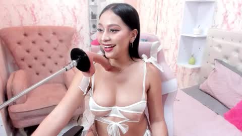 Snapshot of scarletxoxo_ chatting on 11-27-25, 01:29 Scarlet online show from 11-27-25, 01:29