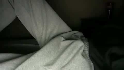 Snapshot of scb894682 chatting on 12-17-25, 06:41 Skinny College Boy online show from 12-17-25, 06:41