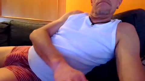 Snapshot of schmuhbaer1 chatting on 11-03-25, 10:38 schmuhbaer1 online show from 11-03-25, 10:38