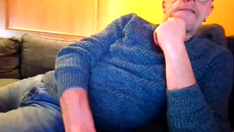 Snapshot of schmuhbaer1 chatting on 11-27-25, 10:39 schmuhbaer1 online show from 11-27-25, 10:39