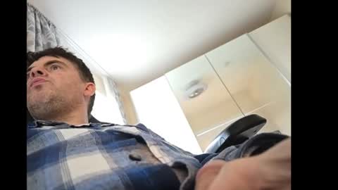 Snapshot of schosch01 chatting on 02-07-25, 01:53 schosch01 online show from 02-07-25, 01:53