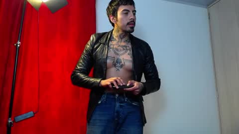 Snapshot of scockpion_ chatting on 04-27-26, 08:07 Alejandro help me to reach 200 thumps up online show from 04-27-26, 08:07