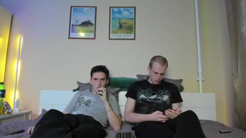 Snapshot of scooby_r chatting on 12-02-24, 10:56 Thomas brunette and Alex blond online show from 12-02-24, 10:56