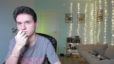 Snapshot of scooby_r chatting on 12-21-24, 06:19 Thomas brunette and Alex blond online show from 12-21-24, 06:19