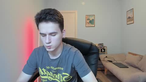 Snapshot of scooby_r chatting on 01-30-25, 08:43 Thomas brunette and Alex blond online show from 01-30-25, 08:43