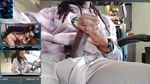 Snapshot of scoobysnow chatting on 10-17-25, 11:46 Scooby snow online show from 10-17-25, 11:46