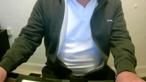 Snapshot of scotti30 chatting on 01-17-26, 09:25 Scott online show from 01-17-26, 09:25