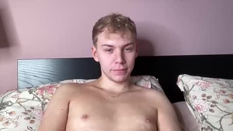 Snapshot of scottish_twink01 chatting on 10-10-25, 01:43 danny online show from 10-10-25, 01:43