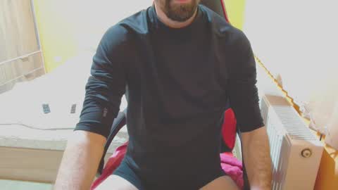 Snapshot of scotty_98 chatting on 01-12-25, 08:36 scotty_98 online show from 01-12-25, 08:36