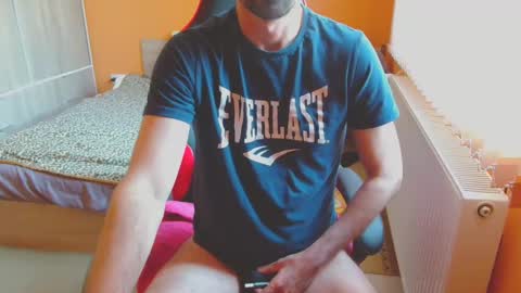 Snapshot of scotty_98 chatting on 01-25-25, 10:19 scotty_98 online show from 01-25-25, 10:19