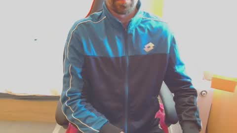 Snapshot of scotty_98 chatting on 03-09-25, 10:08 scotty_98 online show from 03-09-25, 10:08