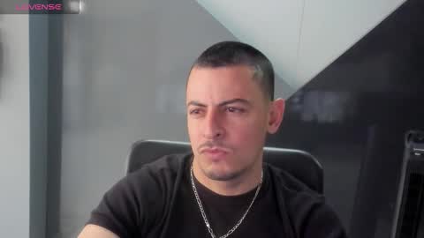 Snapshot of scotty_music chatting on 01-07-26, 12:51 Ricardo online show from 01-07-26, 12:51