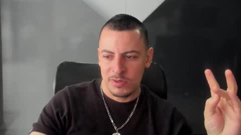 Snapshot of scotty_music chatting on 02-21-26, 02:29 Ricardo online show from 02-21-26, 02:29