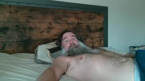 Snapshot of scottybobbit chatting on 06-06-26, 04:12 Scott online show from 06-06-26, 04:12