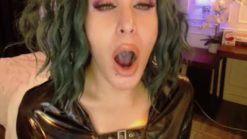 screendoll online show from 02-14-25, 05:41