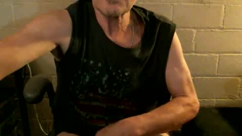 Snapshot of sdh69 chatting on 11-12-25, 07:09 eating pussy sucking dick online show from 11-12-25, 07:09