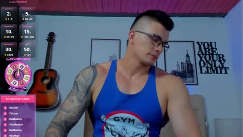 Snapshot of sean_carrera69 chatting on 12-20-24, 08:12 Sean Carrera online show from 12-20-24, 08:12