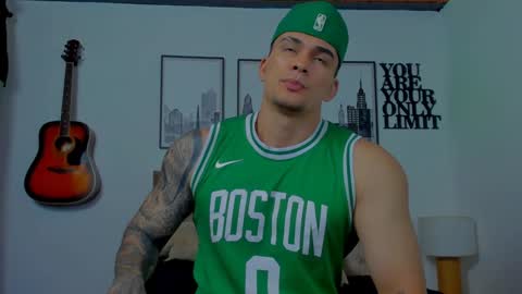 Snapshot of sean_carrera69 chatting on 01-10-25, 08:26 Sean Carrera online show from 01-10-25, 08:26