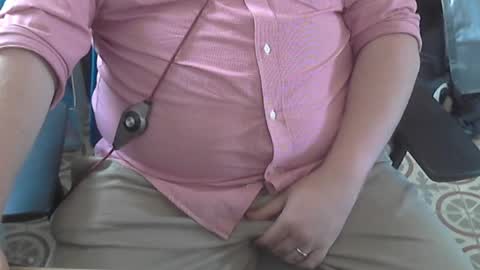 Snapshot of seathrough chatting on 10-17-25, 01:57 Falco J online show from 10-17-25, 01:57