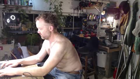 Seattlemanwhore online show from 10-24-25, 01:29