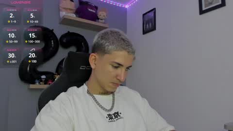 Snapshot of sebas__23 chatting on 12-25-24, 01:20 Sebastin online show from 12-25-24, 01:20