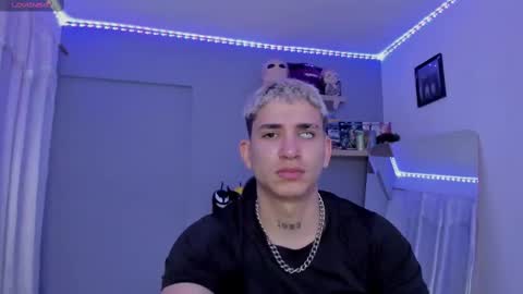 Snapshot of sebas__23 chatting on 02-27-25, 07:04 Sebastin online show from 02-27-25, 07:04